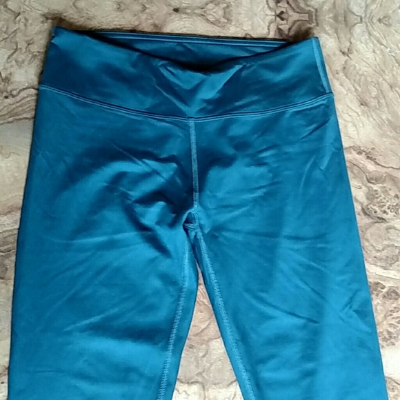 Fabletics Capri - Picture 2 of 5